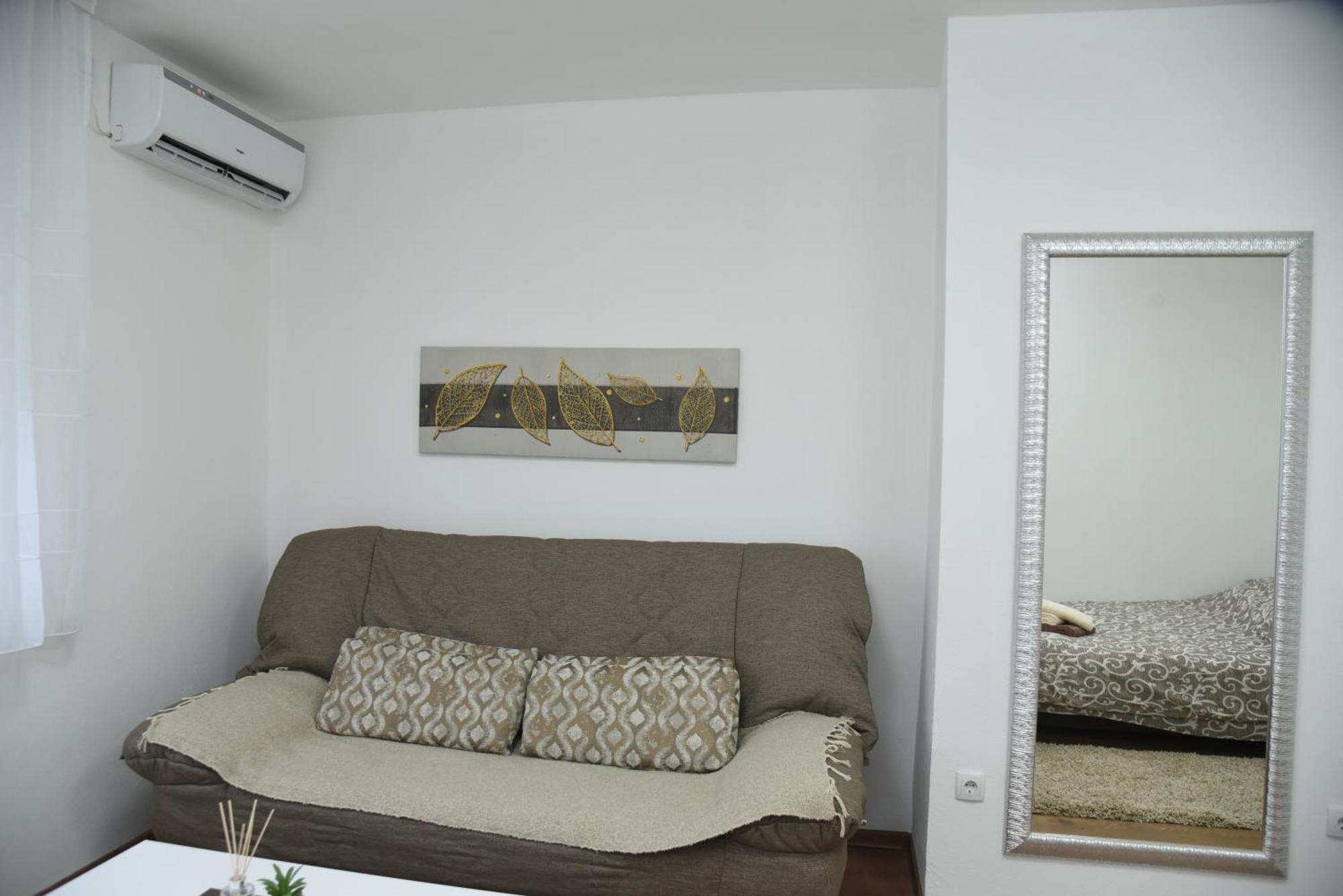 Apartmani Sofronic Loznica 1 ภายนอก รูปภาพ